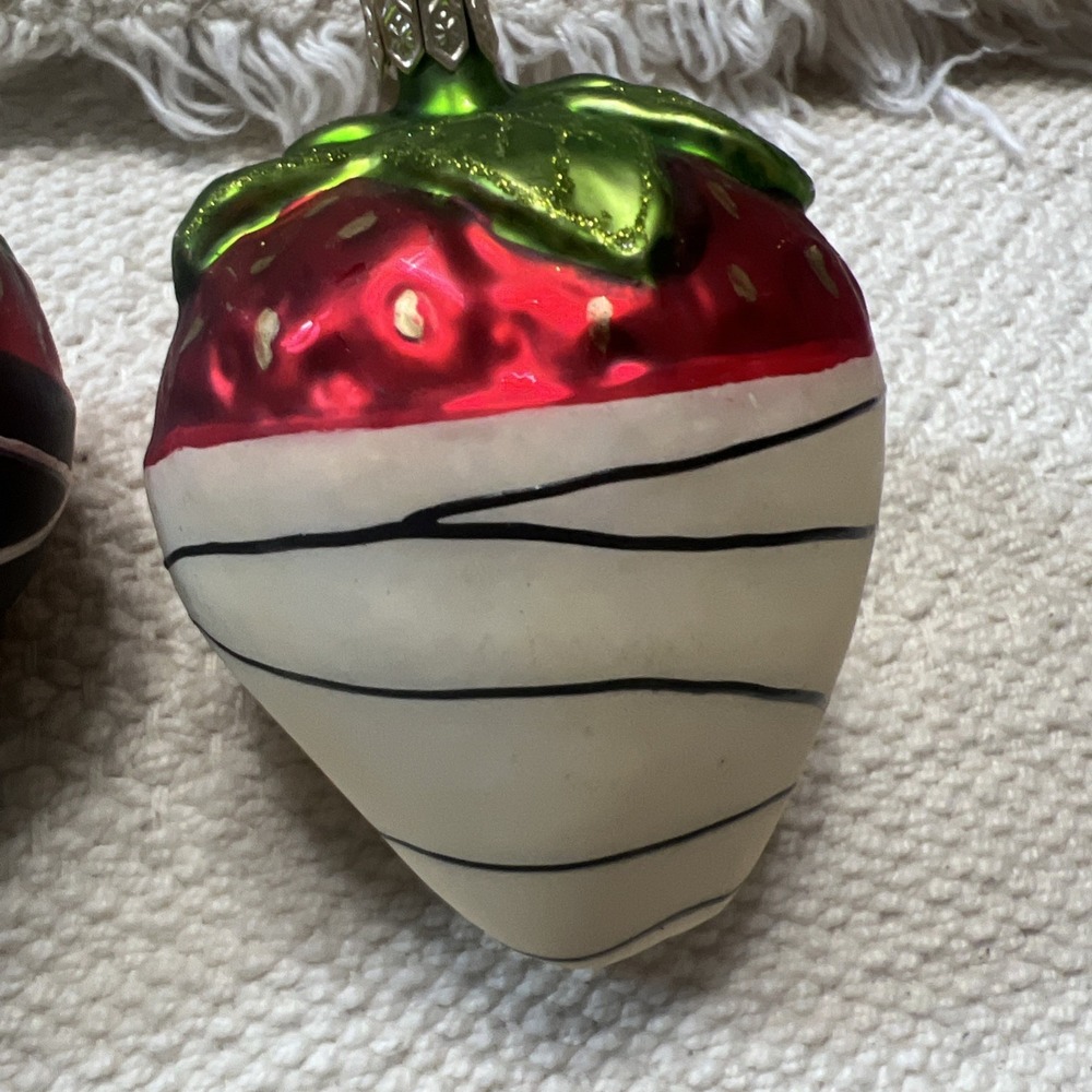 Dark White Chocolate Dipped Strawberry Christmas Ornaments Blown Glass Set Of 5 - Picture 10 of 16